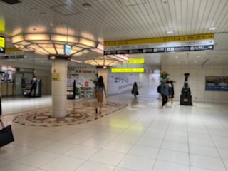 西梅田駅からの道のり