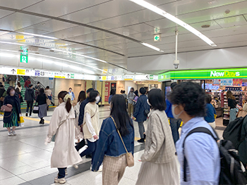 JR「新宿駅」からの道のり